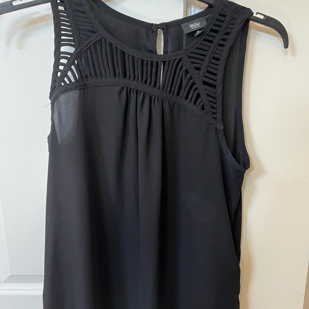 Black tank, size S.